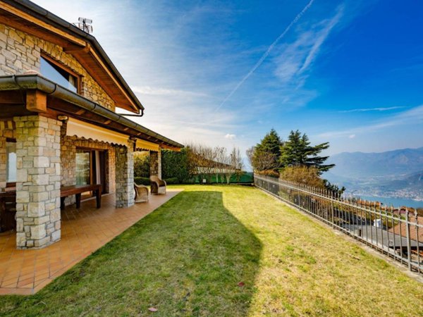 casa indipendente in vendita a Pisogne in zona Grignaghe