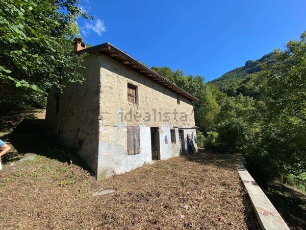 casale in vendita a Pisogne in zona Toline