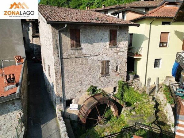 casale in vendita a Pisogne in zona Govine