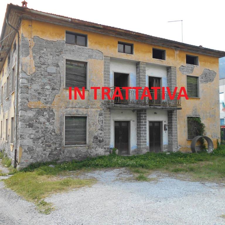 casa indipendente in vendita a Pisogne