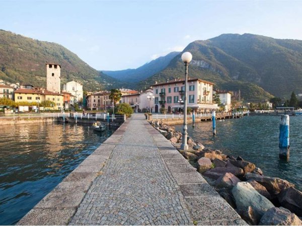 appartamento in vendita a Pisogne in zona Toline
