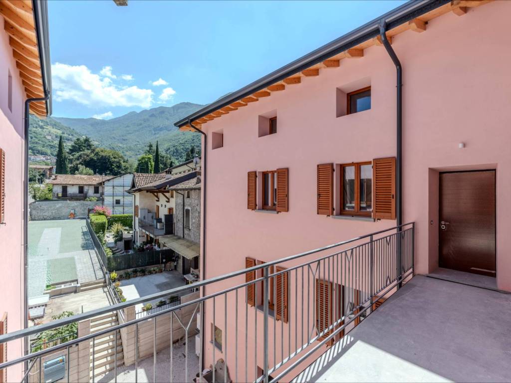 appartamento in vendita a Pisogne in zona Toline