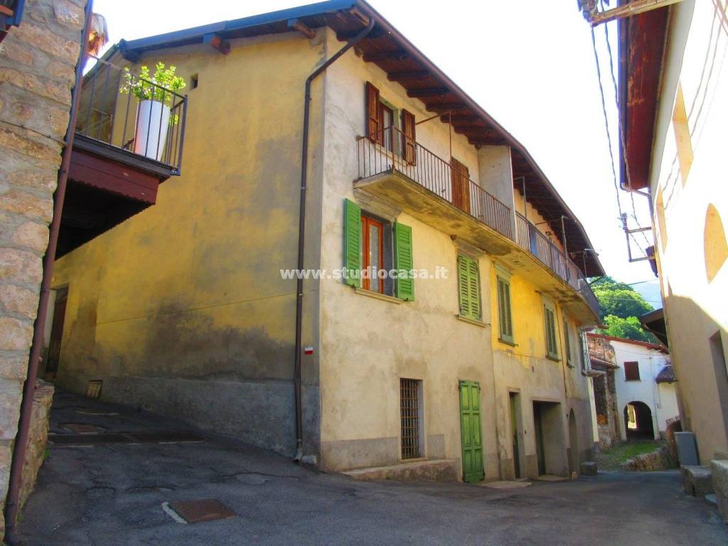 casa indipendente in vendita a Pisogne in zona Grignaghe