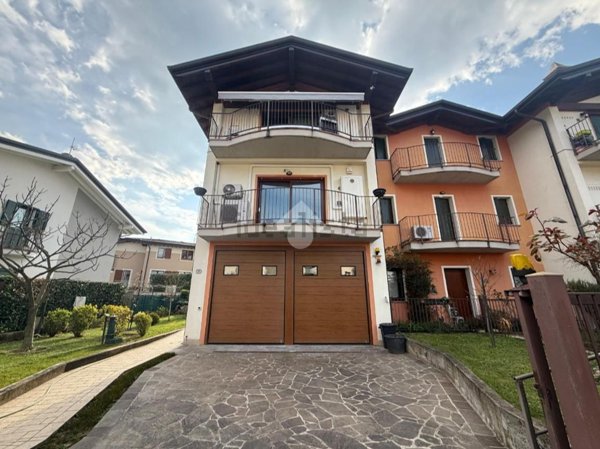 appartamento in vendita a Pisogne in zona Toline
