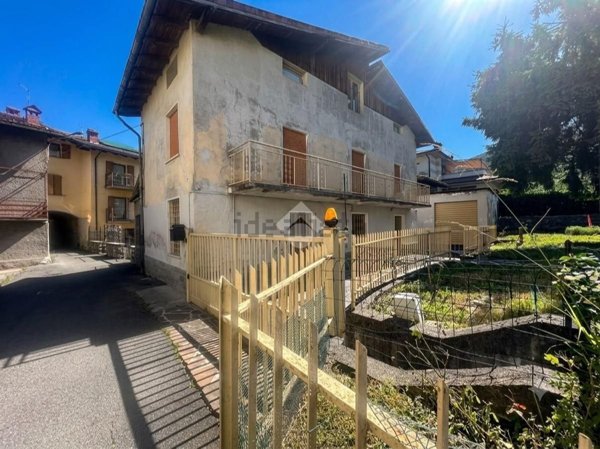 appartamento in vendita a Pisogne in zona Gratacasolo