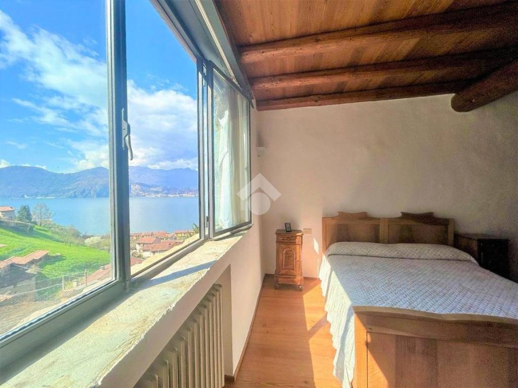 casa indipendente in vendita a Pisogne in zona Govine