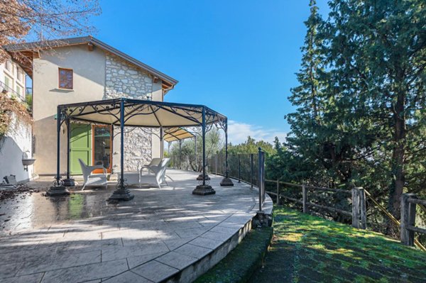 casa indipendente in vendita a Polpenazze del Garda in zona Picedo