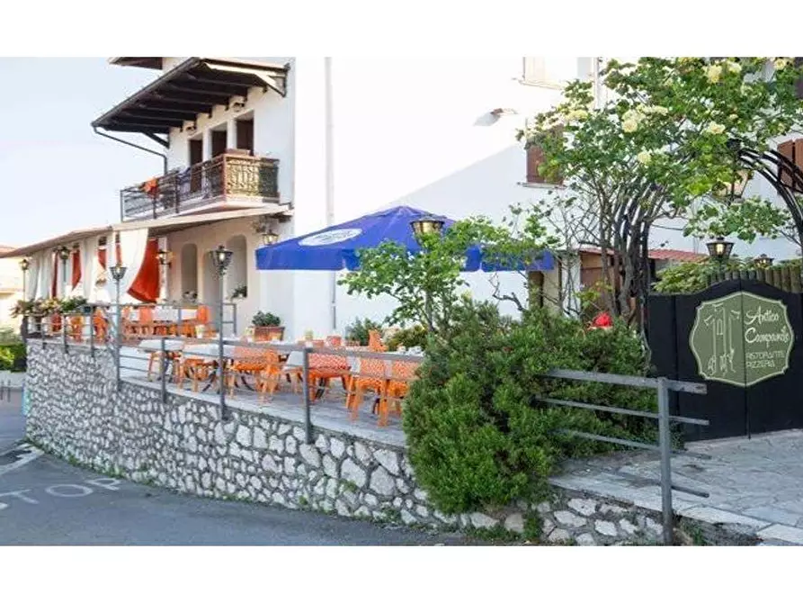 locale commerciale in vendita a Polpenazze del Garda in zona Picedo