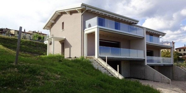 casa indipendente in vendita a Polpenazze del Garda