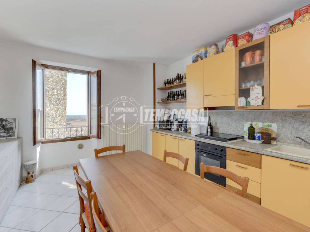 appartamento in vendita a Polpenazze del Garda in zona Picedo