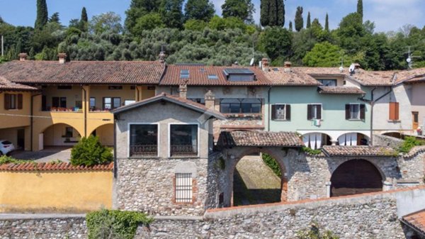 casa indipendente in vendita a Polpenazze del Garda