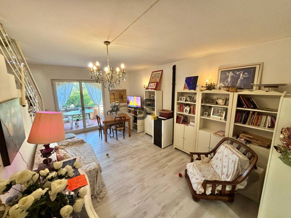 casa indipendente in vendita a Polpenazze del Garda