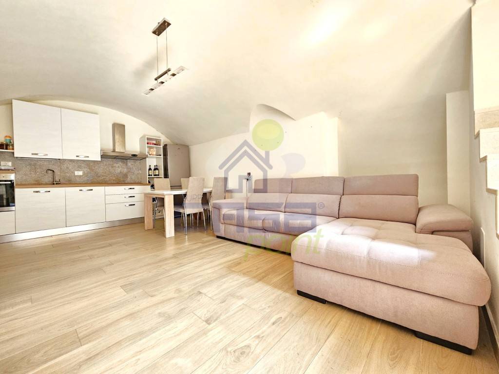 casa indipendente in vendita a Polpenazze del Garda in zona Picedo