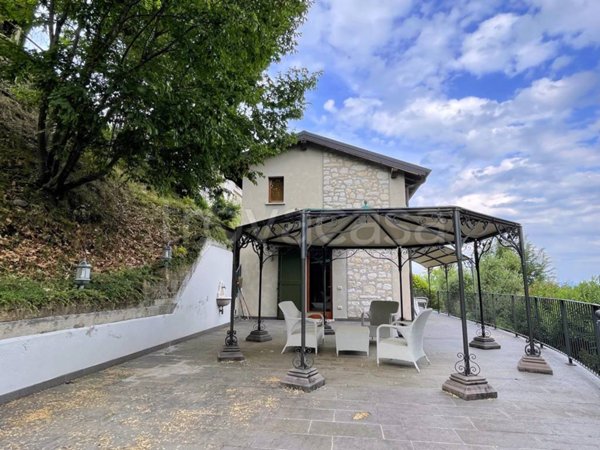 casa indipendente in vendita a Polpenazze del Garda in zona Picedo