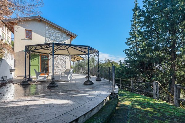 casa indipendente in vendita a Polpenazze del Garda in zona Picedo