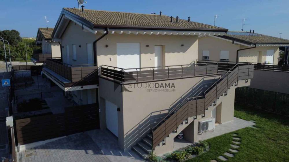 casa indipendente in vendita a Polpenazze del Garda in zona Fontanelle