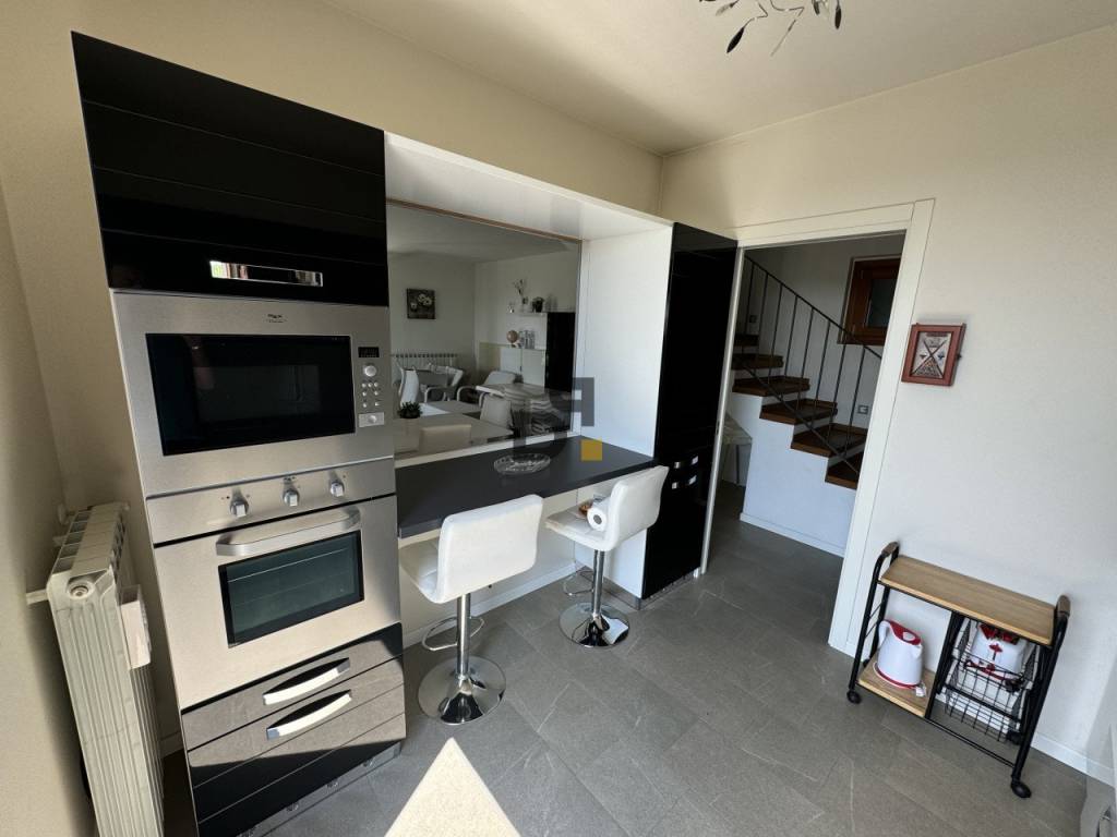 casa indipendente in vendita a Polpenazze del Garda in zona Picedo