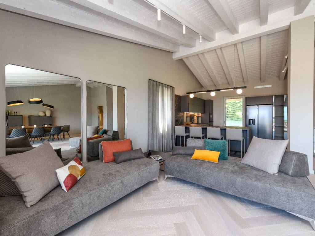 casa indipendente in vendita a Polpenazze del Garda