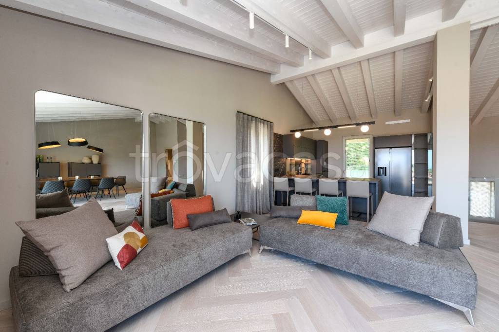 casa indipendente in vendita a Polpenazze del Garda