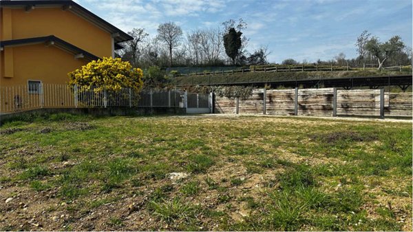 casa indipendente in vendita a Polpenazze del Garda