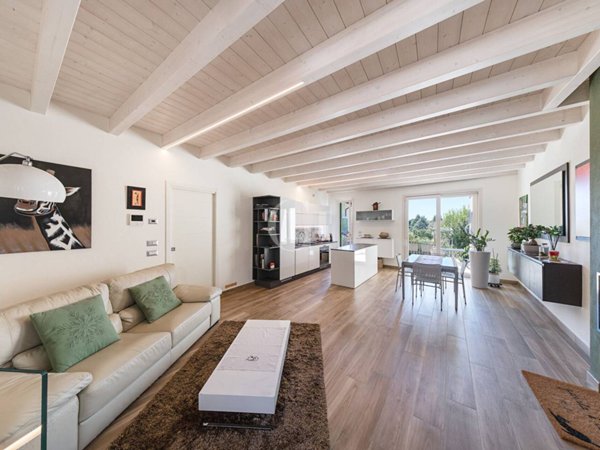casa indipendente in vendita a Polpenazze del Garda