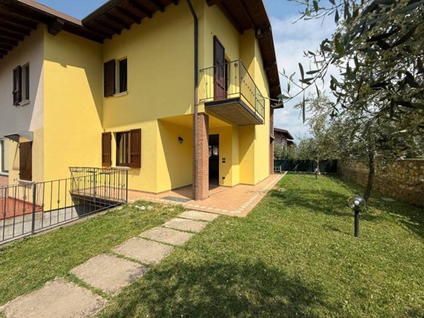 casa indipendente in vendita a Polpenazze del Garda in zona Fontanelle