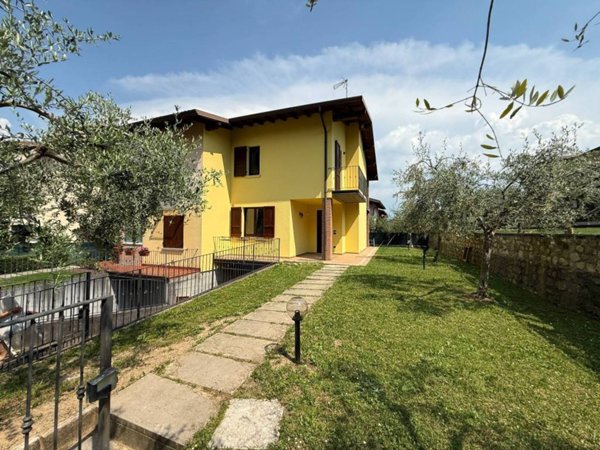 casa indipendente in vendita a Polpenazze del Garda in zona Fontanelle