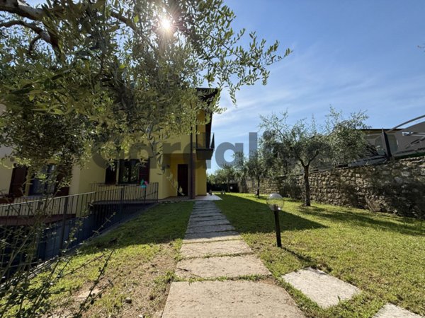 casa indipendente in vendita a Polpenazze del Garda in zona Fontanelle