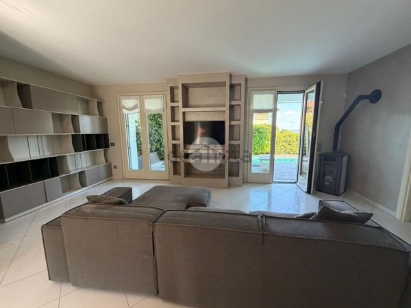 casa indipendente in vendita a Polpenazze del Garda in zona Fontanelle