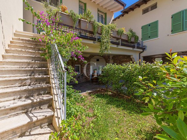 casa indipendente in vendita a Polpenazze del Garda in zona Fontanelle