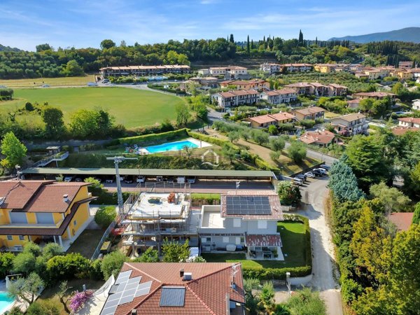 casa indipendente in vendita a Polpenazze del Garda in zona Fontanelle