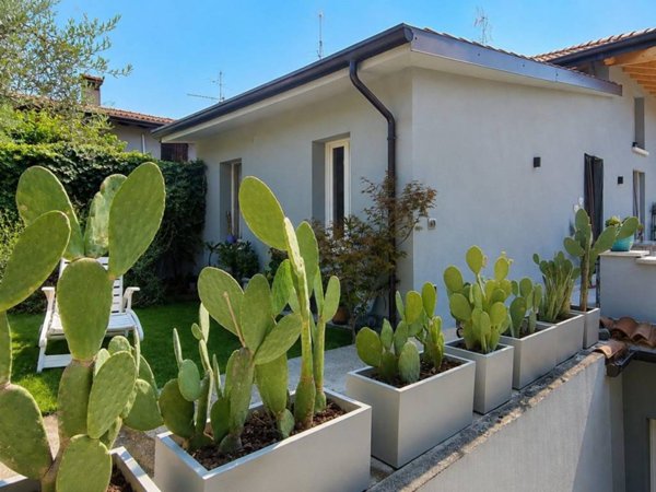 casa indipendente in vendita a Polpenazze del Garda in zona Fontanelle