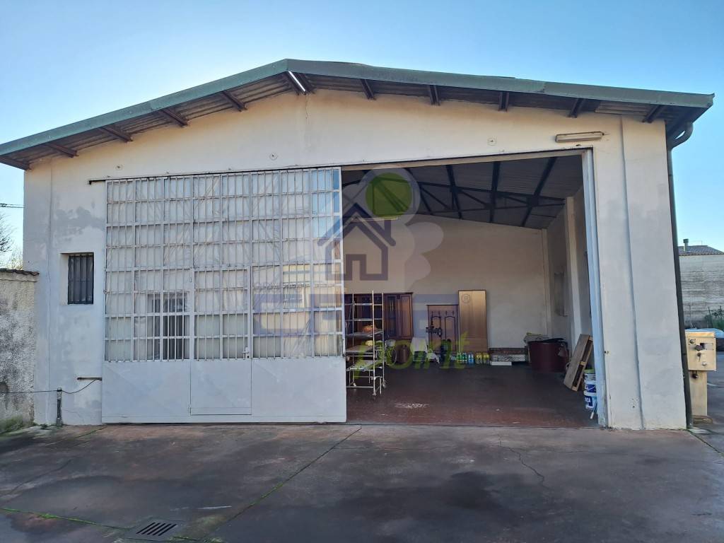 locale commerciale in vendita a Pompiano