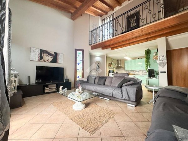 casa indipendente in vendita a Pompiano