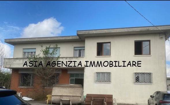 locale commerciale in vendita a Pompiano