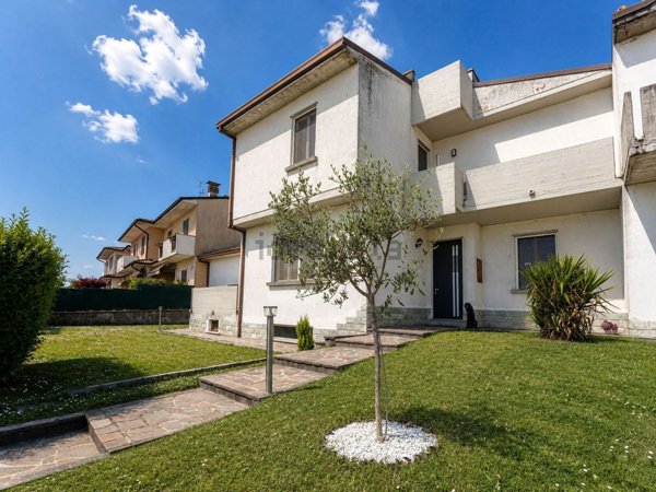 casa indipendente in vendita a Pompiano