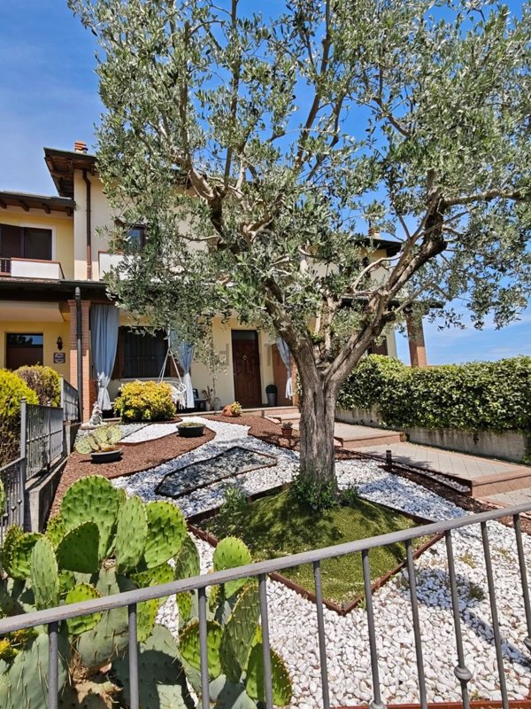 casa indipendente in vendita a Pompiano
