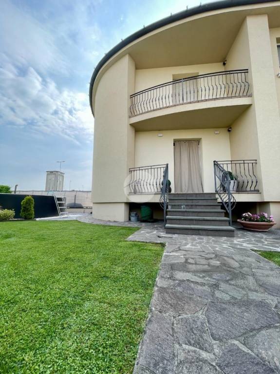 casa indipendente in vendita a Pompiano