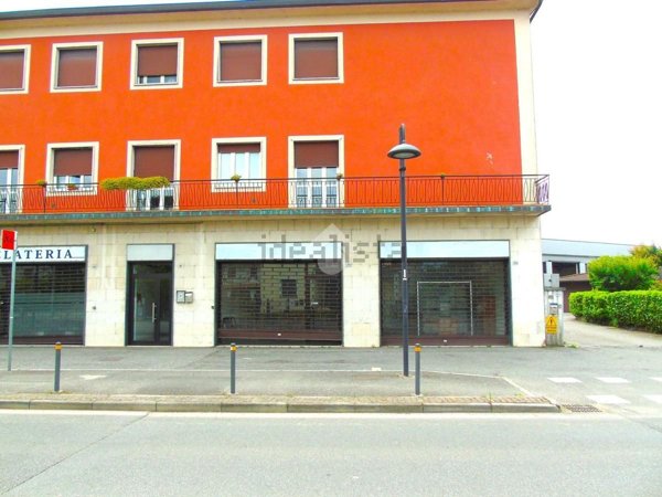 locale di sgombero in vendita a Poncarale