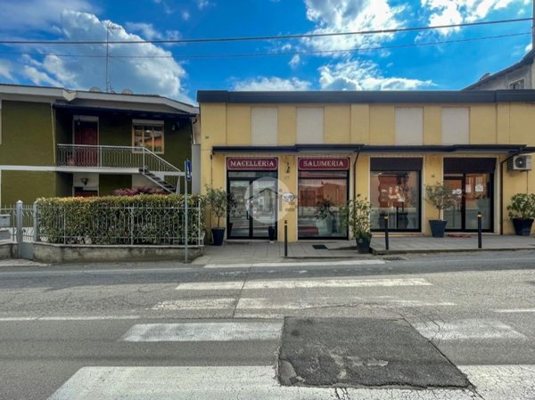 locale commerciale in vendita a Poncarale