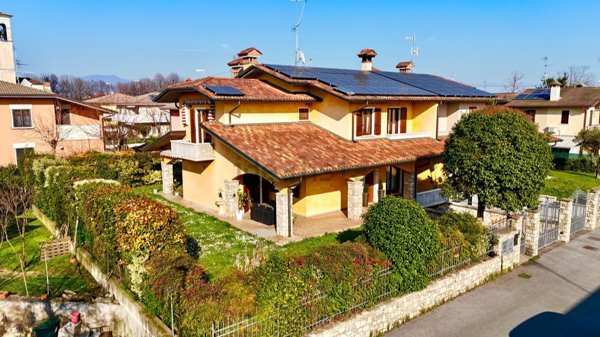 casa indipendente in vendita a Poncarale in zona Borgo Poncarale