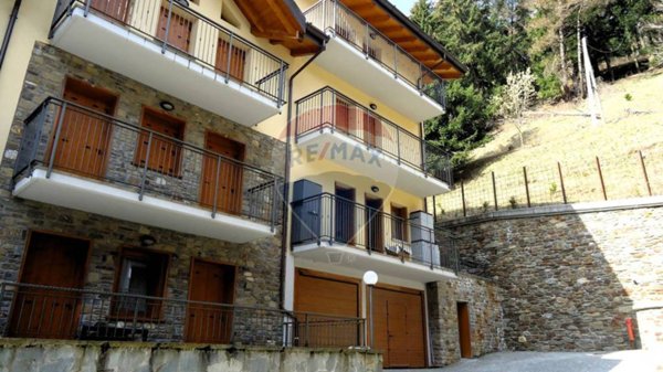 appartamento in vendita a Ponte di Legno in zona Precasaglio