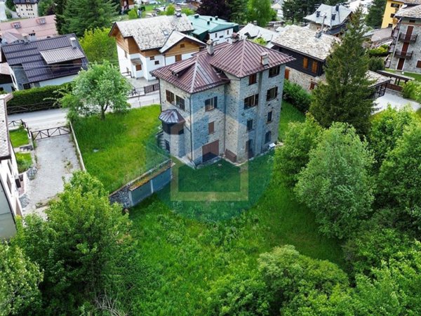 casa indipendente in vendita a Ponte di Legno