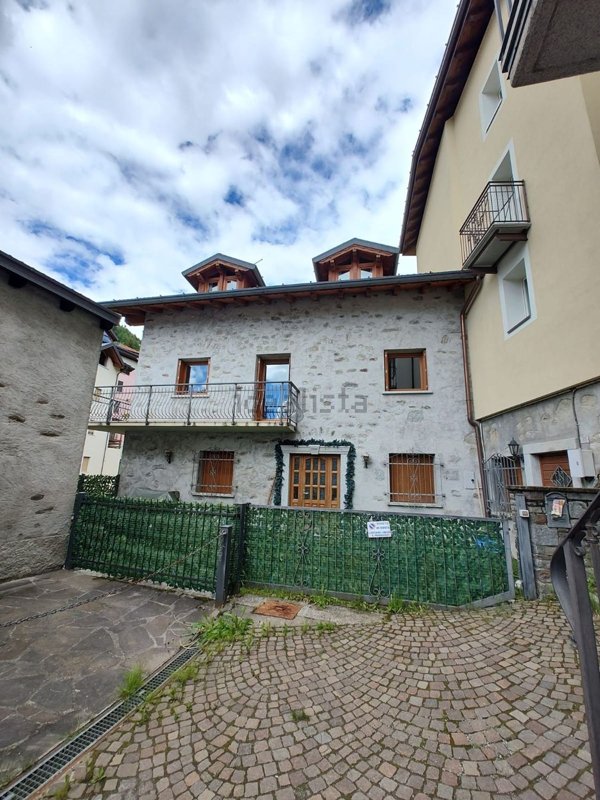 casa indipendente in vendita a Ponte di Legno