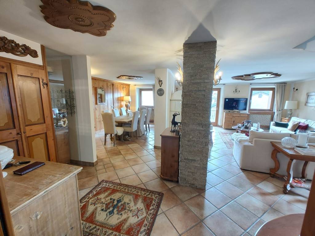 casa indipendente in vendita a Ponte di Legno