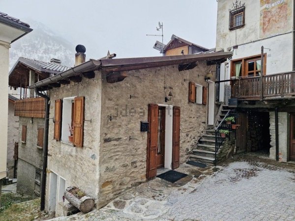 quadrivano in vendita a Ponte di Legno in zona Pezzo