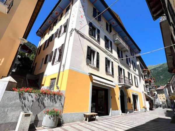 negozio in vendita a Ponte di Legno