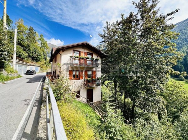 appartamento in vendita a Ponte di Legno in zona Precasaglio