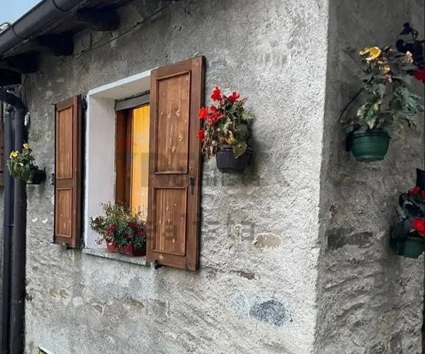 casa indipendente in vendita a Ponte di Legno in zona Pezzo