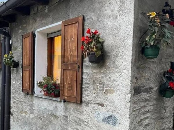 casa indipendente in vendita a Ponte di Legno in zona Pezzo